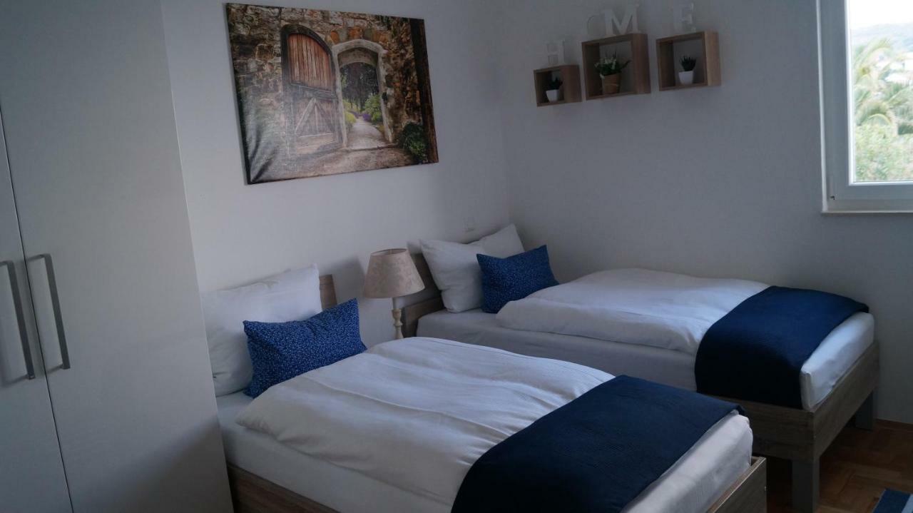 Schoenes Ferienhaus Direkt Am Meer Stomorska Extérieur photo
